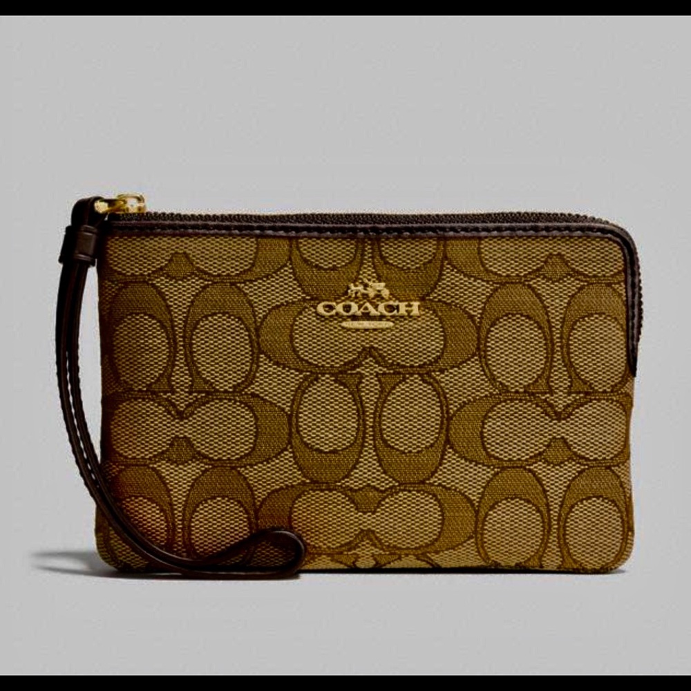 Coach Wristlet In Signature Canvas BRAND NEW